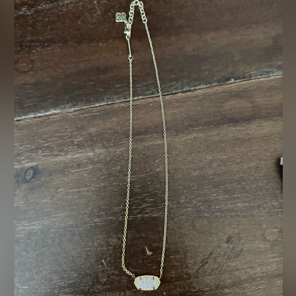 Kendra Scott Elegant Gold Necklace